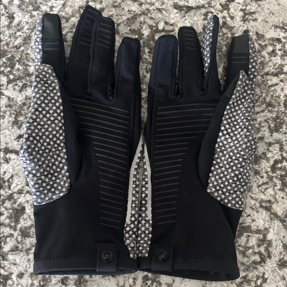 NWOT Lululemon Reflective Running gloves - Picture 2 of 4